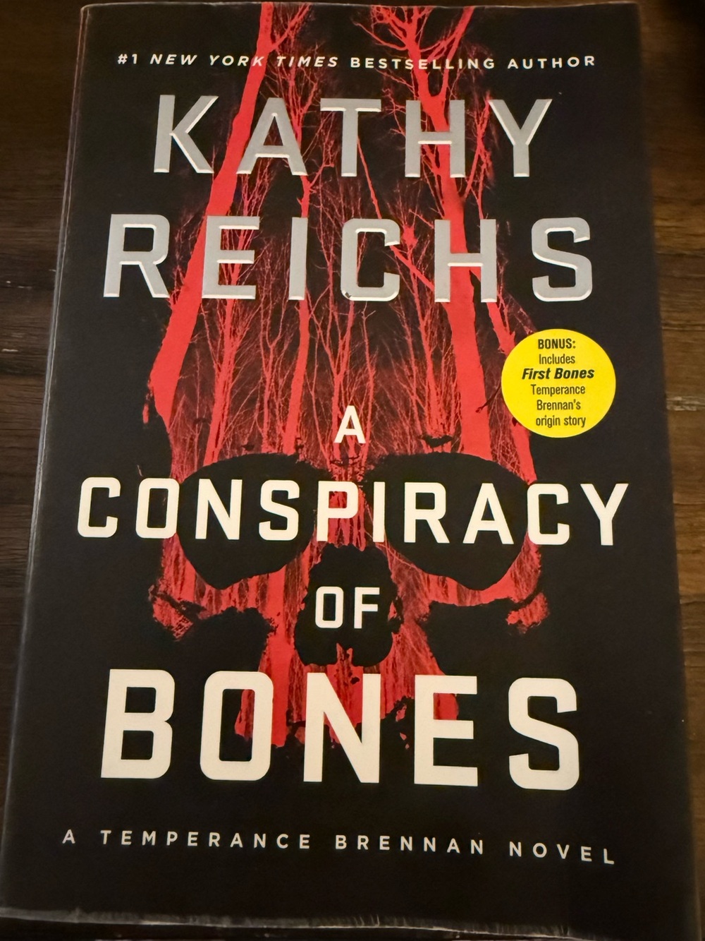 Kathy Reichs "A Conspiracy of Bones" - Black & Red Paperback